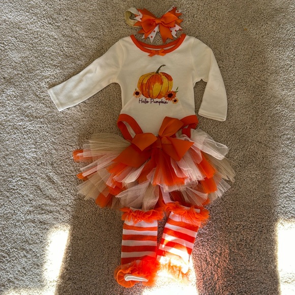 Pumpkin Fall Infant Girls 3 Month Outfit - Picture 1 of 4